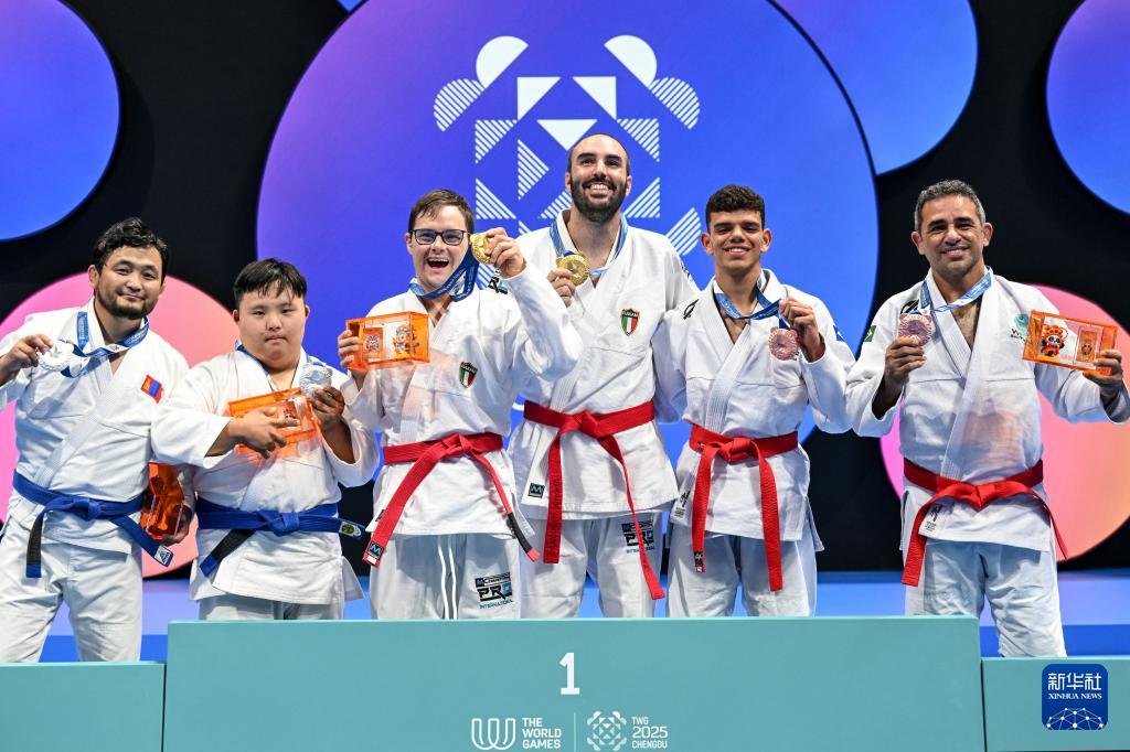 夺冠, 奥利韦拉获, 混合双人柔